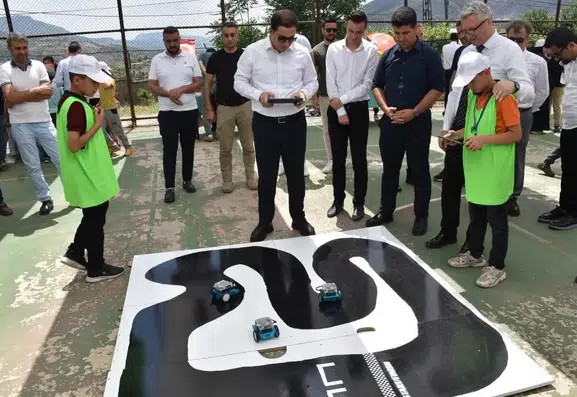 Sasonlu öğrenciler teknoloji projeleriyle sahneye çıktı
