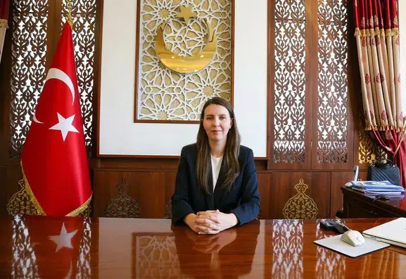 Gürpınar Kaymakamlığı koltuğuna ilk kez bir kadın yönetici oturdu