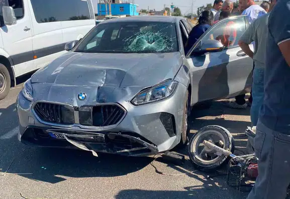 Akçakale yolunda motosiklet ile otomobilin karıştığı kazada iki kişi yaralandı