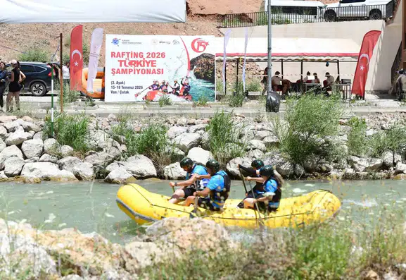 Van Çatak Çayı rafting tutkunlarını ağırlamaya başladı