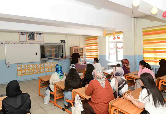 Çatak Halk Eğitim kurslarında sağlık ve hijyen eğitimi dönemi