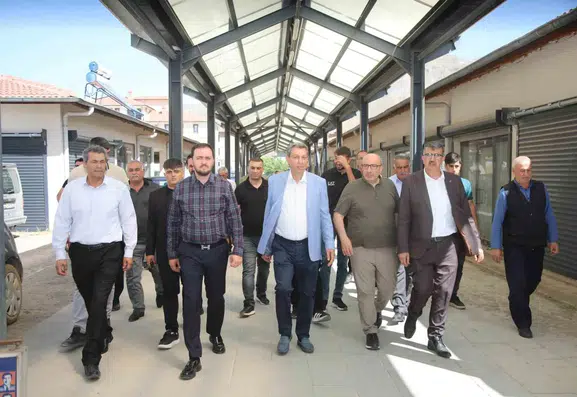 AK Parti Elazığ heyeti ilçe sakinlerinin taleplerini dinlemek için sahaya indi
