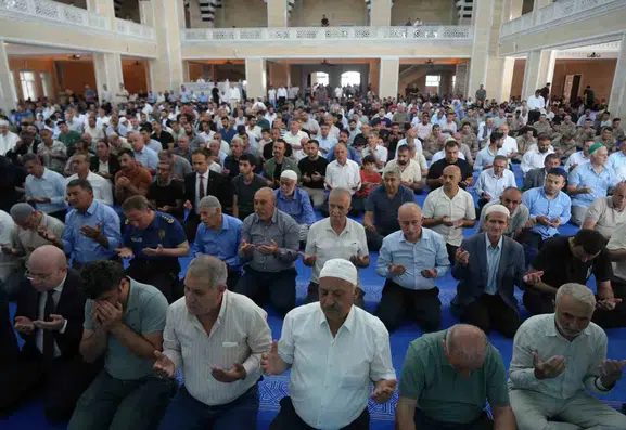 Muş halkı 15 Temmuz demokrasi şehitlerini dualarla andı