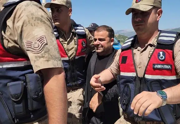 Tunceli'deki eski valiye elden milyonluk ödeme yaptığını itiraf etti