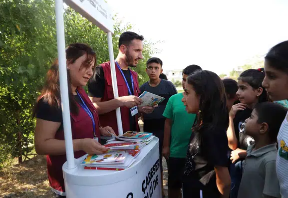Diyarbakırlı çocuklara masal kitapları hediye edildi