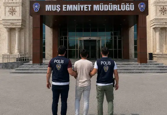 Muş Emniyet ekipleri hırsızlık suçlusunu saklandığı yerde yakaladı