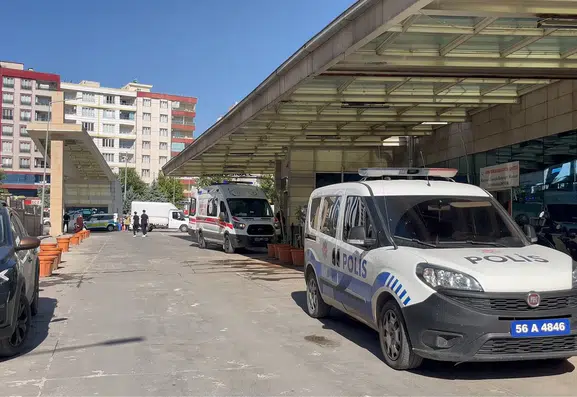 Siirt Eruh’ta yedi metrelik duvardan düşen yaşlı adam hastanelik oldu