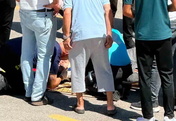 Elazığ merkezde direksiyon hakimiyetini kaybeden motosiklet sürücüsü kaza yaptı