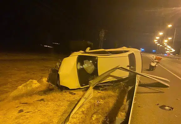 Siirt çevre yolunda takla atan araçtan sürücü burnu bile kanamadan çıktı