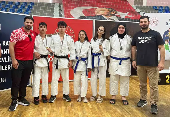 Ağrılı genç judocular başarılarıyla Mardin yolcusu oldu