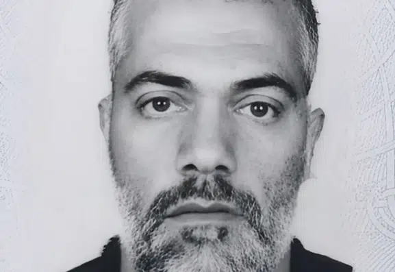 Şanlıurfa Karaköprü yolunda park halindeki kamyonette cansız beden bulundu