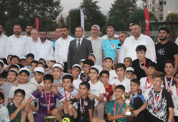 Cizre'deki Kur'an kursları arası futbol turnuvasında kupa sahibini buldu