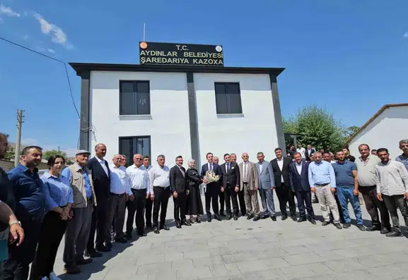 Bitlis Valisi Karakaya hasat yapan üreticileri tarlada ziyaret etti