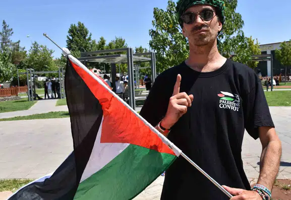 Filistin için yola çıkan Fransız aktivist Türkiye yolunda İslam'ı seçti