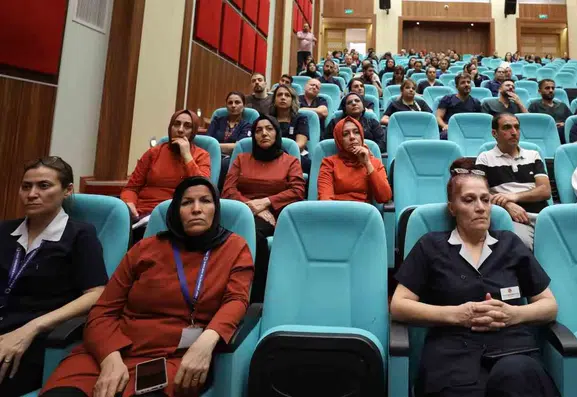 Fırat Üniversitesi sağlık personeline enfeksiyonla mücadele eğitimi verildi