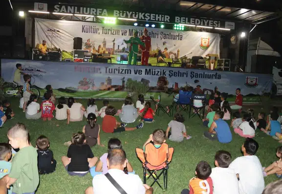 Karaköprü Mesire Alanında Urfa Türküleriyle Renkli Bir Akşam Yaşandı