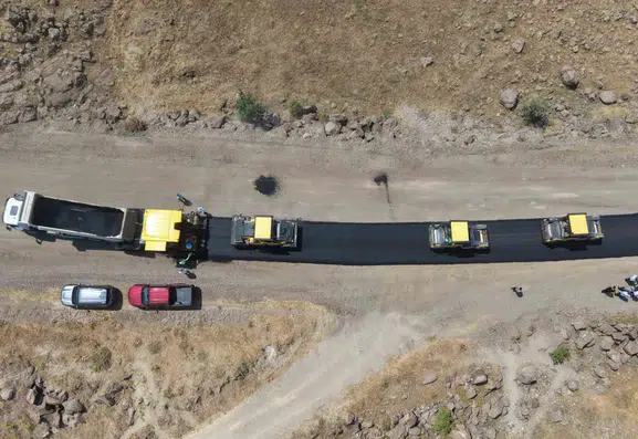Muş köy yolları için 100 milyon liralık asfalt hamlesi başladı