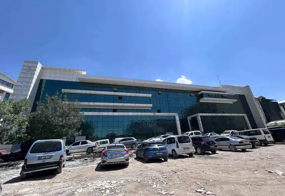 Van'da milyonlarca liralık otopark projesi atıl kalarak çürümeye terk edildi