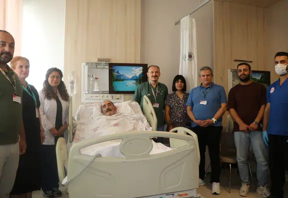 Bingöl Devlet Hastanesinde duran kalp uzun süren müdahaleyle tekrar hayata döndü