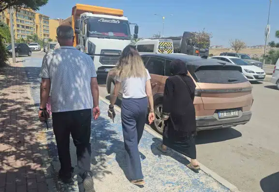 Elazığ zabıta ekipleri cami önlerindeki dilencilere müdahale etti