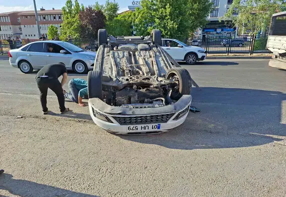 Bingöl Simani Mahallesi üzerindeki trafik kazasında üç kişi yaralandı