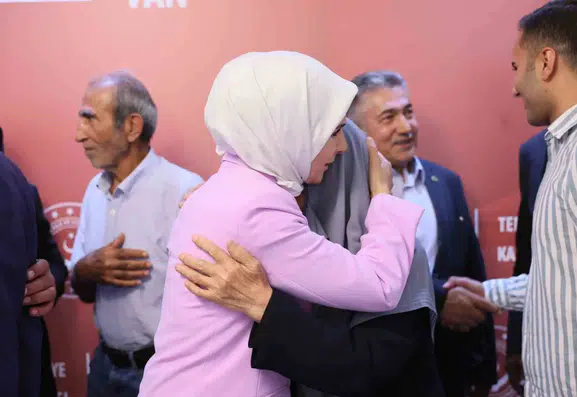 Bakan Göktaş Van ziyaretinde terörsüz bir geleceğin inşasını vurguladı