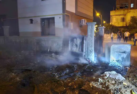 Batman Bahçelievler mahallesindeki elektrik trafosunda yangın paniği yaşandı