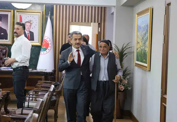 Şırnak Valisi Birol Ekici vatandaşların taleplerini makamında tek tek dinledi