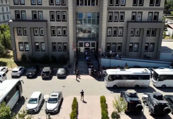 Bitlis merkezli yedi ilde düzenlenen tefecilik operasyonunda yirmi beş kişi tutuklandı