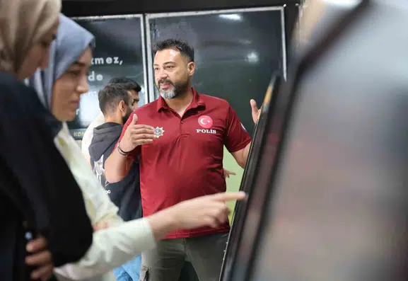 Narkotik Eğitim Tırı Elazığlılarla Buluştu