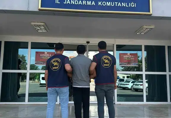 Şanlıurfa'da 16 yıl hapis cezası olan dolandırıcı yakayı ele verdi