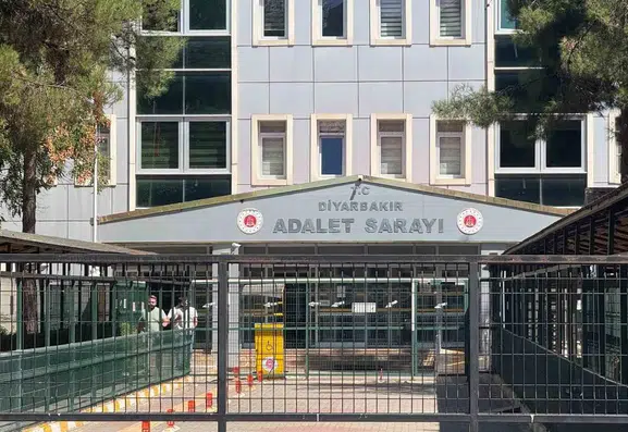 Eşini öldüren sanık Nabzına baktım çalışsa hastaneye götürecektim dedi