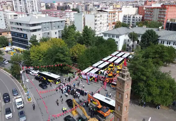 Siirt Belediyesi filosunu yirmi bir yeni araçla güçlendirdi