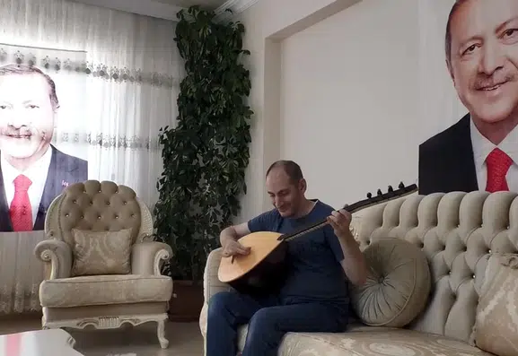 Ercişli görme engelli Abdullah Erdoğan için beste yaptı