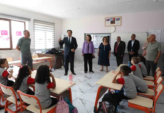 Tunceli'de öğrencilere 500 paket kırtasiye desteği