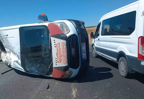 Mardin'de öğrenci servisi devrildi 13 öğrenci yaralandı