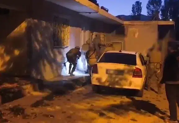 Bitlis merkezli sosyal medya operasyonunda üç kişi cezaevine gönderildi