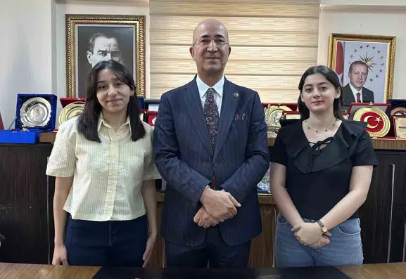 Esendere Belediyesi üniversiteyi kazanan gençlere 100 bin TL destek veriyor