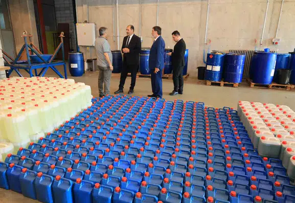 Elazığlı öğrenciler okul atölyesinde günlük 10 ton temizlik ürünü üretiyor