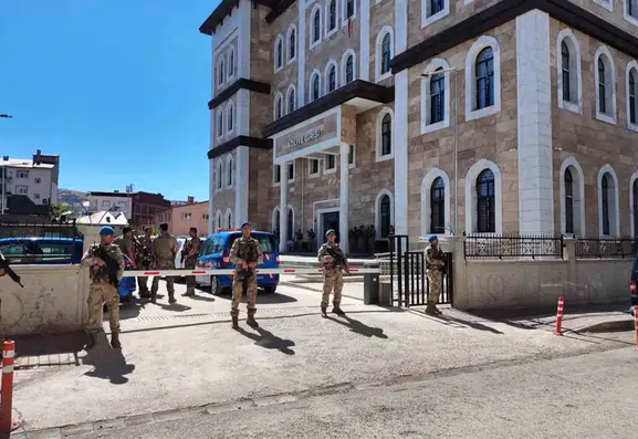 Elazığ'da yaşlı çiftin öldürülüp evlerinin ateşe verilmesiyle ilgili bir kişi adliyede