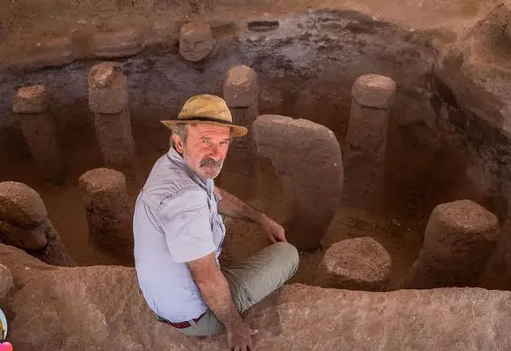 Karahantepe Kazı Başkanı Prof. Dr. Necmi Karul yüksekten düşerek yaralandı