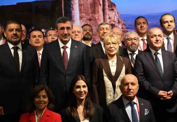 Cevdet Yılmaz Türkiye'nin ekonomik dayanıklılığını ve terörsüz çözüm sürecini değerlendirdi