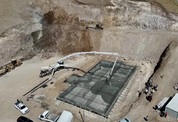 Ağrı'da okul için tepeyi tıraşladılar