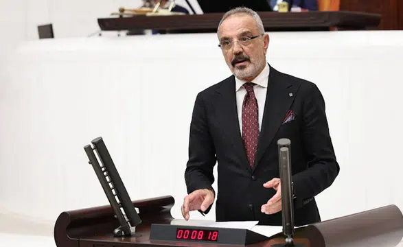 DEM Parti’ye kürsü verilmedi, Sakık tepki gösterdi