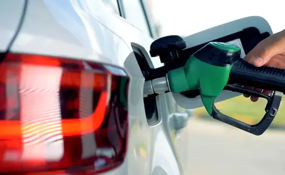 Motorine büyük indirim: Fiyatlar gece yarısı düştü