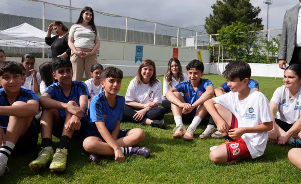 Diyarbakır’da çocuklar barış için sahaya çıktı