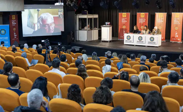 Diyarbakır’da Ortadoğu’da barışın imkanları tartışıldı