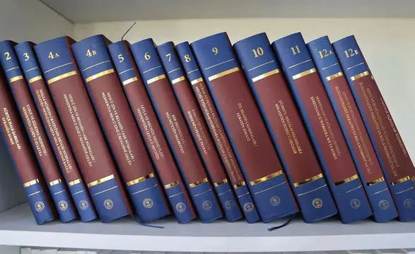 St. Petersburg'daki Kürtçe klasikler, Bakanlık ve üniversite iş birliğiyle yayınlandı