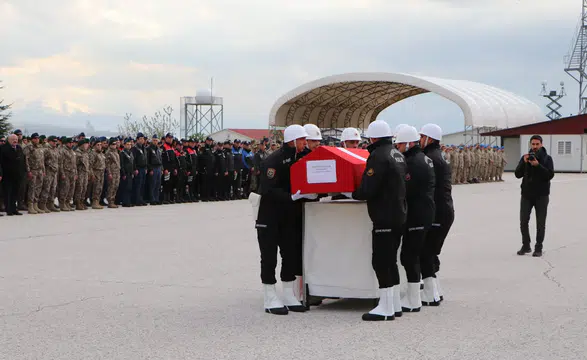 Şehit polis Emrah Koç memleketi Van'da toprağa veriliyor