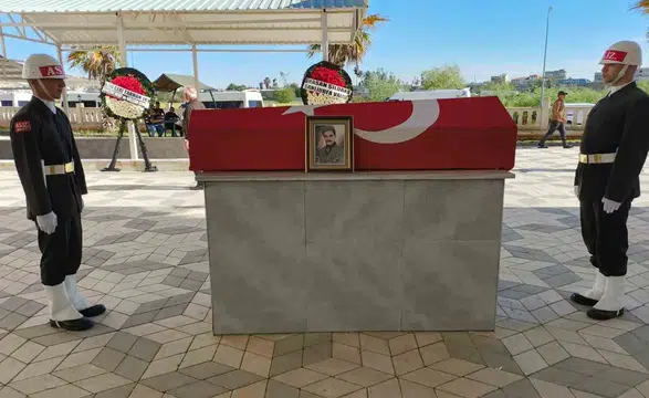 Birecik bir kahramanını daha son yolculuğuna uğurladı